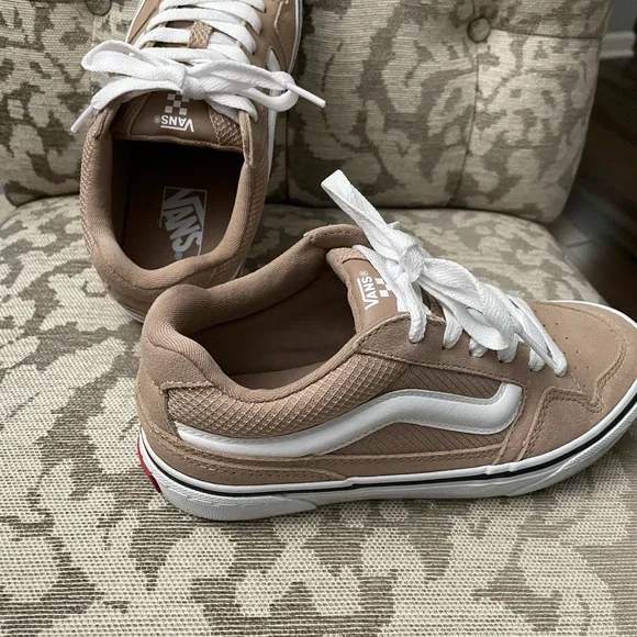 Women’s Vans Caldrone Skate Sneakers - Picture 4 of 5